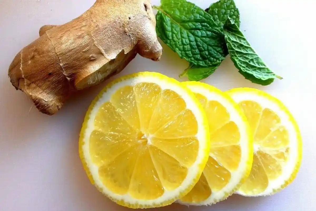 Melhore a sua saúde com gengibre e limão: a infusão natural definitiva