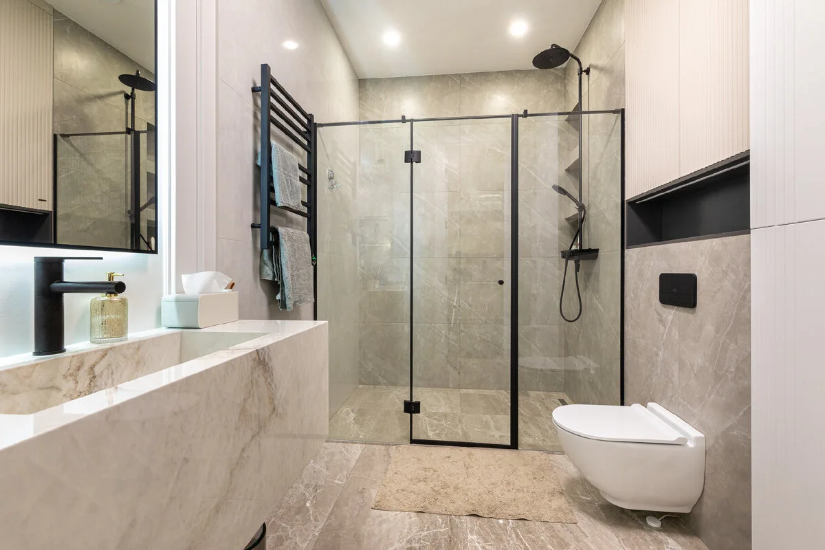 Banheira ou chuveiro: qual é a melhor escolha para sua casa?