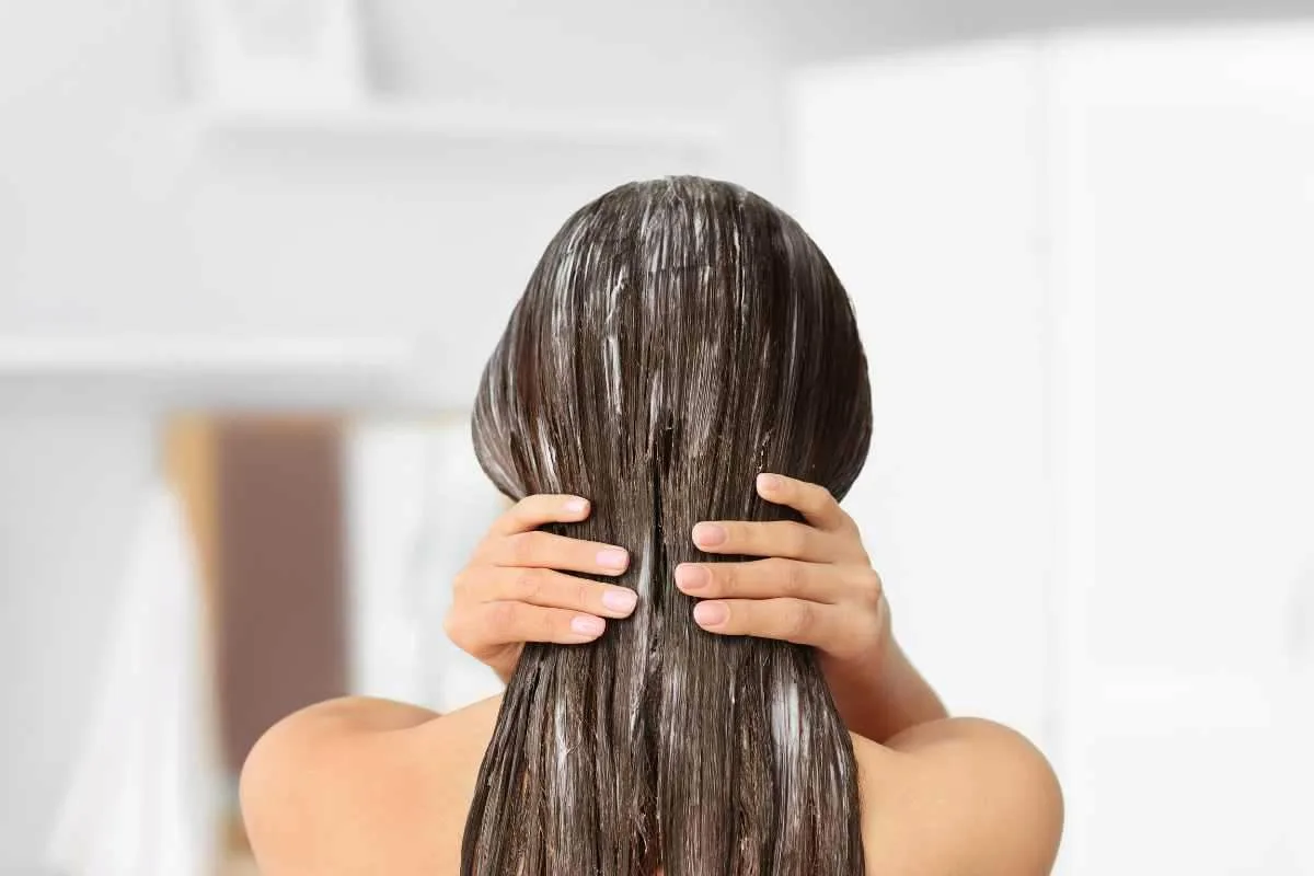 Como Deixar o Cabelo Liso e Sedoso em Casa
