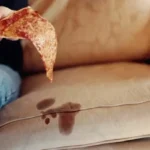 Como Remover Manchas de Gordura de Estofos com um Truque Caseiro