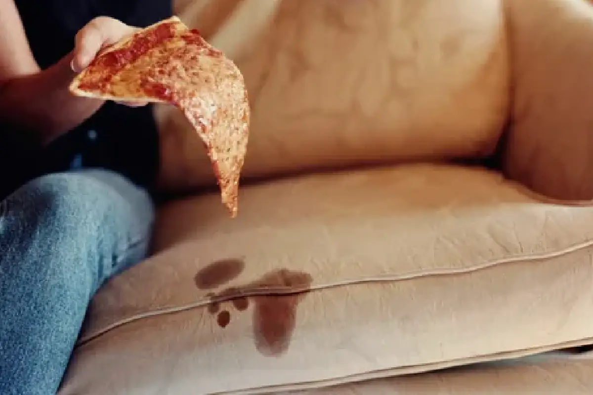 Como Remover Manchas de Gordura de Estofos com um Truque Caseiro