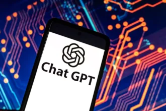 OpenAI Lança ChatGPT Pulse: Um Assistente Proativo que Antecipa as Tuas Necessidades, Mas com uma Ressalva