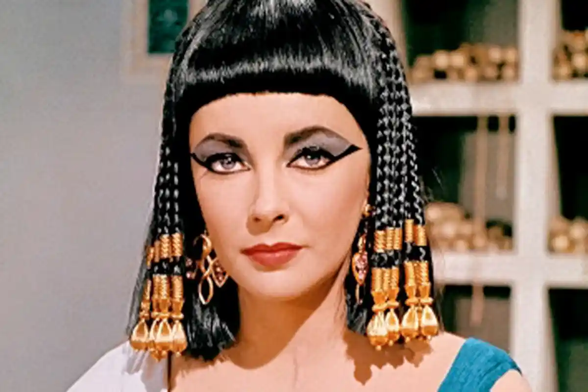 O túmulo perdido de Cleópatra: descoberta de porto submerso desperta busca por segredos antigos