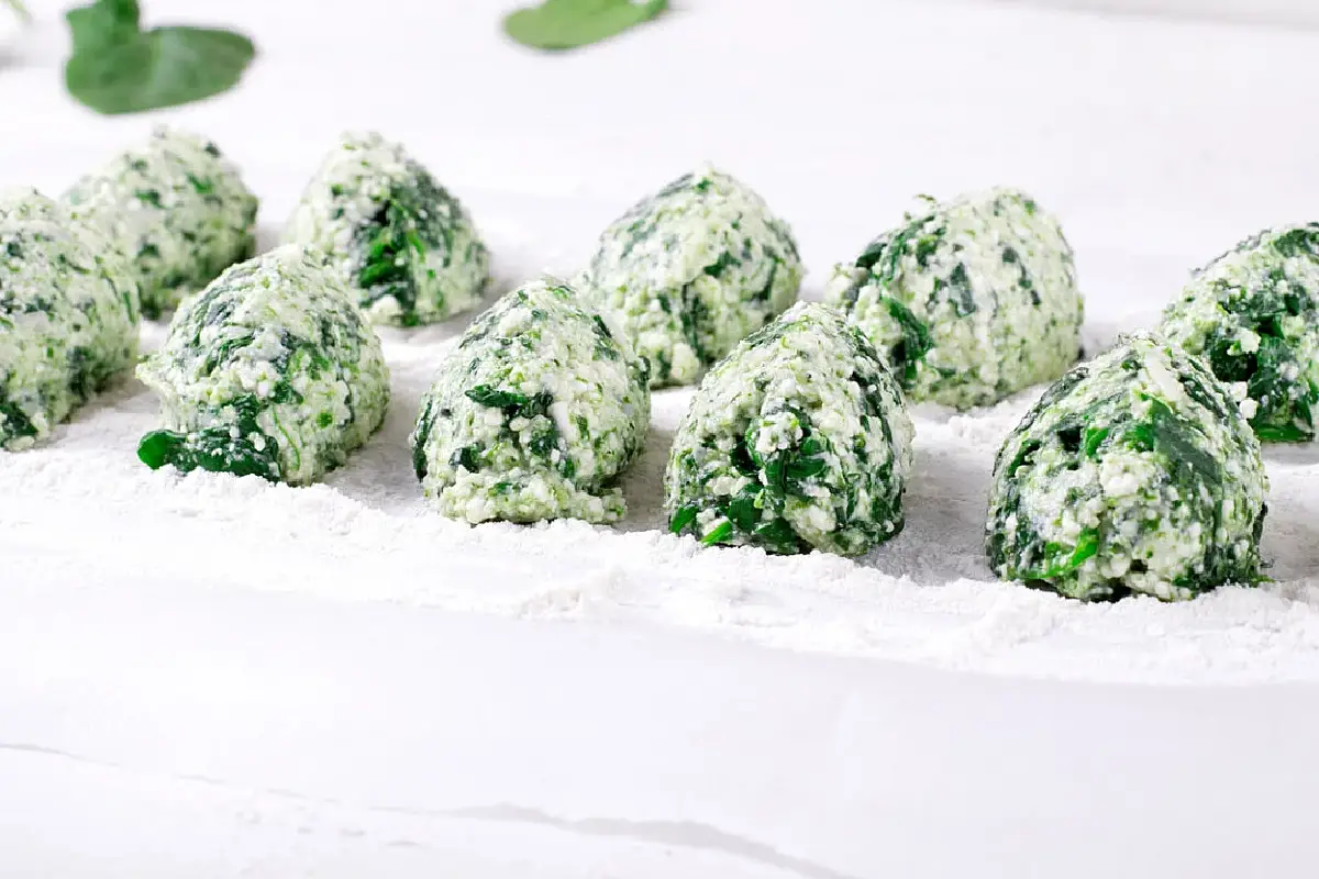 Costeletas de Espinafre e Ricota em 5 Minutos: O Seu Novo Lanche Favorito