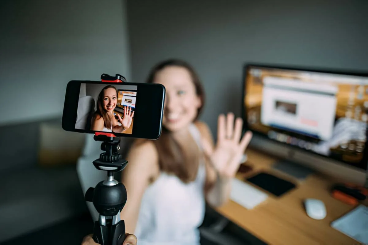 Crie vídeos de notícias que se destaquem nas redes sociais