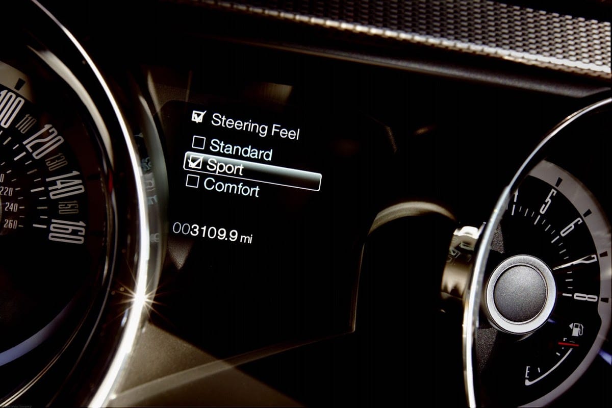 O que é o modo desportivo nos carros? Como funciona e o que acontece quando é ativado