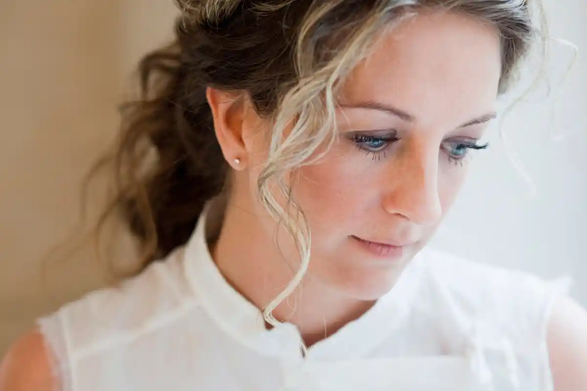 O que significa desviar o olhar durante uma conversa? A psicologia explica