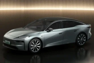 O sedã elétrico revolucionário da Toyota que supera o Camry