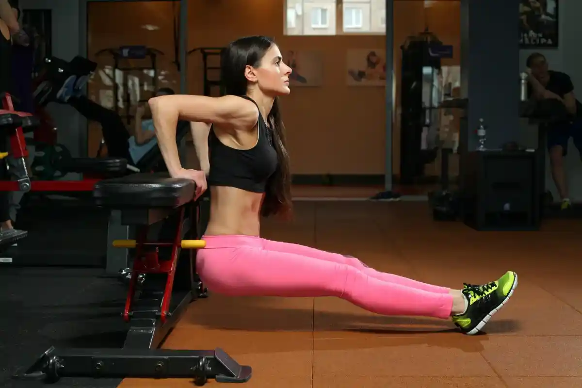 Esqueça o Ginásio: O Exercício Perfeito para Tonificar os Braços em Casa