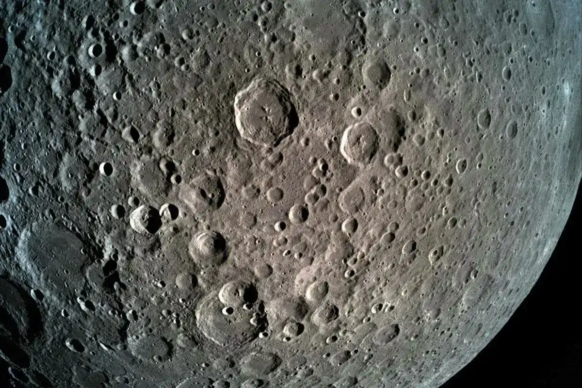 Ferrugem na Lua: Cientistas Explicam por Que Isso Está Acontecendo