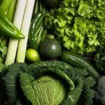 Benefícios dos vegetais de folhas verdes: por que esses superalimentos merecem um lugar na sua dieta diária