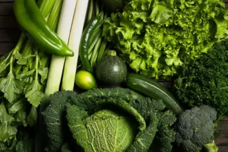 Benefícios dos vegetais de folhas verdes: por que esses superalimentos merecem um lugar na sua dieta diária