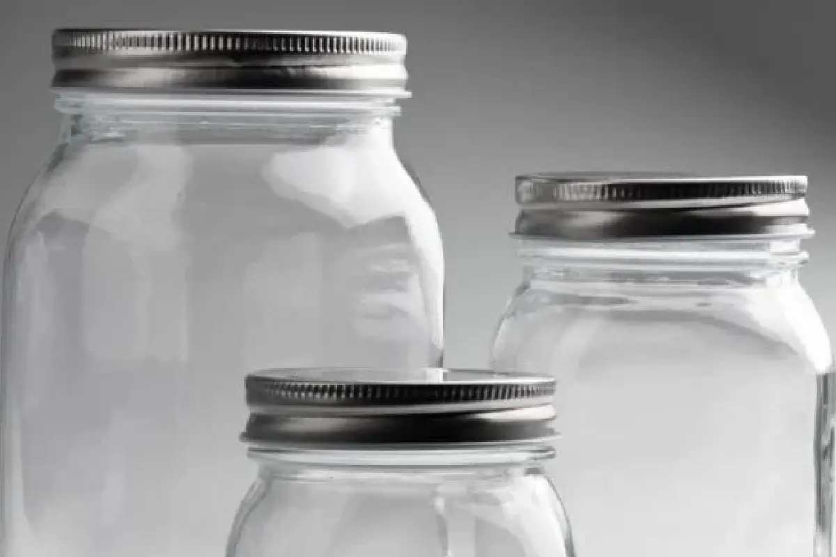 Transforme a sua casa com decoração DIY: maneiras criativas de reciclar frascos de vidro e garrafas de plástico