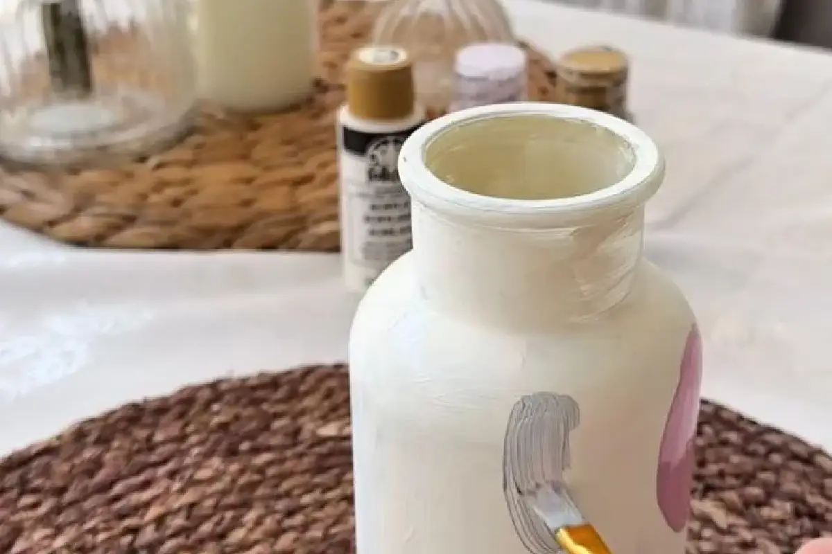 Transforme a sua casa com decoração DIY: maneiras criativas de reciclar frascos de vidro e garrafas de plástico