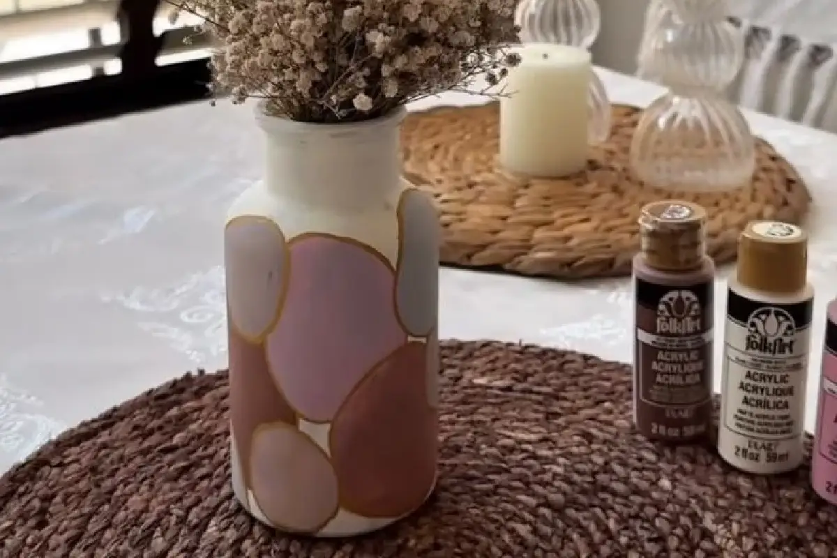 Transforme a sua casa com decoração DIY: maneiras criativas de reciclar frascos de vidro e garrafas de plástico