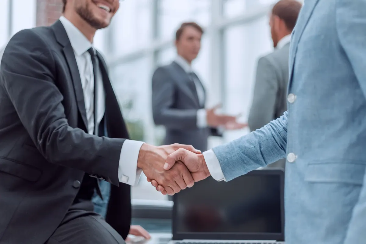 Intel Procura Parceria com TSMC para Garantir o Futuro: Uma Aliança Estratégica em 2025