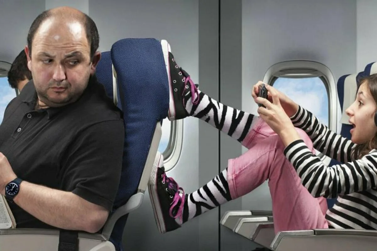 Como Sobreviver a um Voo com um Vizinho Difícil