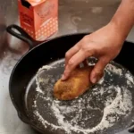 Adeus às Panelas Queimadas: O Truque da Batata e Sal para Deixá-las Como Novas