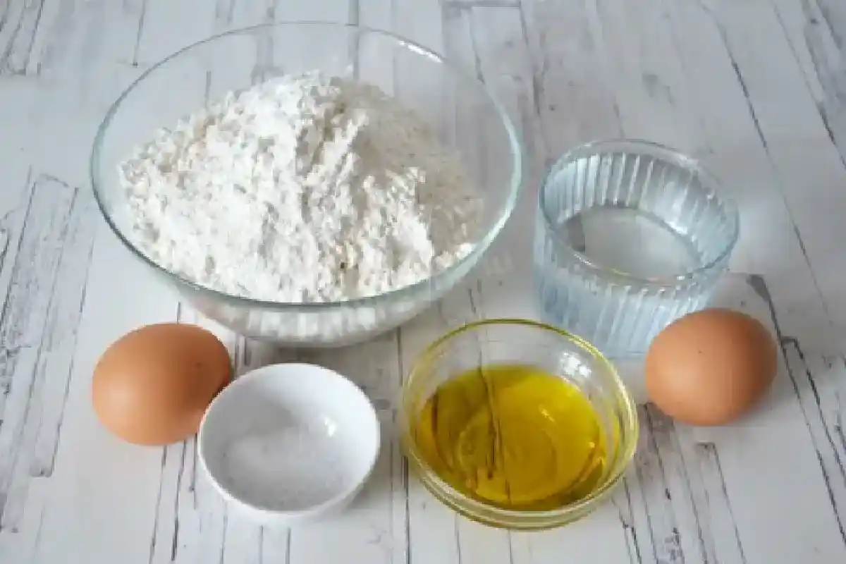 Faça um macarrão caseiro de dar água na boca com apenas 3 ingredientes