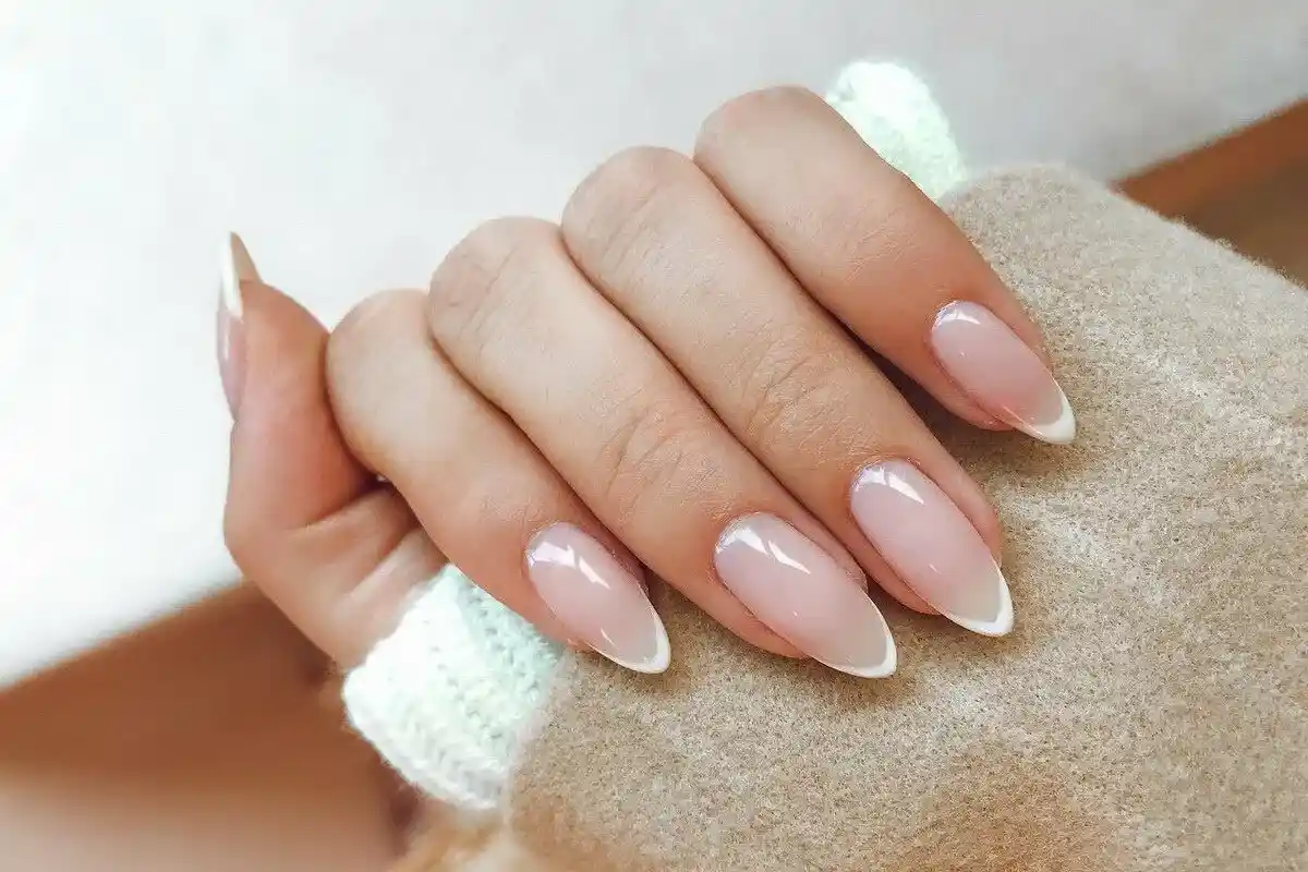 Manicure Francesa Ombre Perfeita em Casa: Unhas Elegantes em 5 Minutos