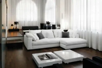 Livre-se do sofá: a tendência que transforma a sua sala de estar num refúgio moderno e funcional
