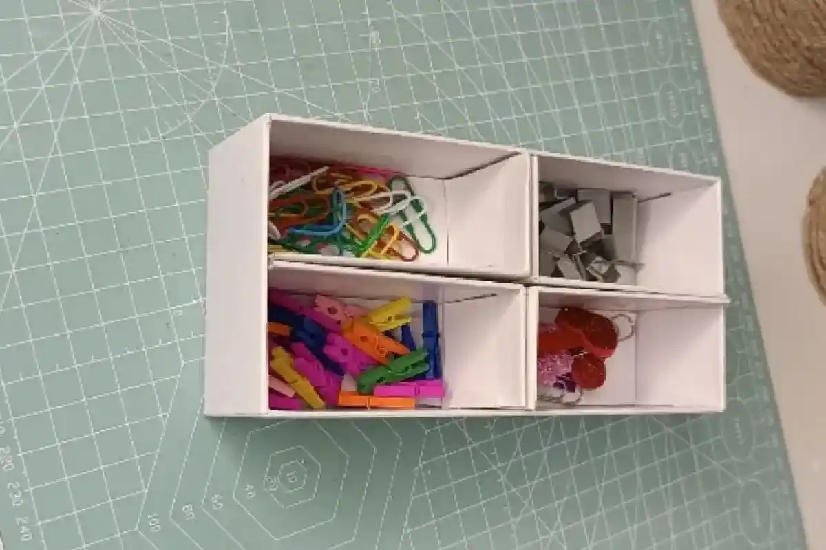 Transforme caixas de telefone usadas num organizador de escritório deslumbrante