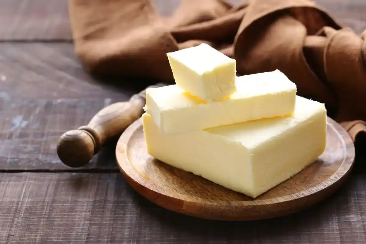 Os gatos podem comer manteiga? Verdades aprovadas por veterinários e dicas inteligentes de alimentação