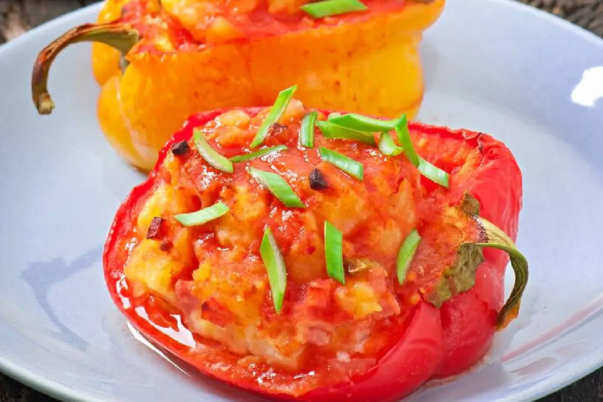 Pimentão Recheado com Ovo no Micro-ondas: Receita Rápida em 5 Minutos