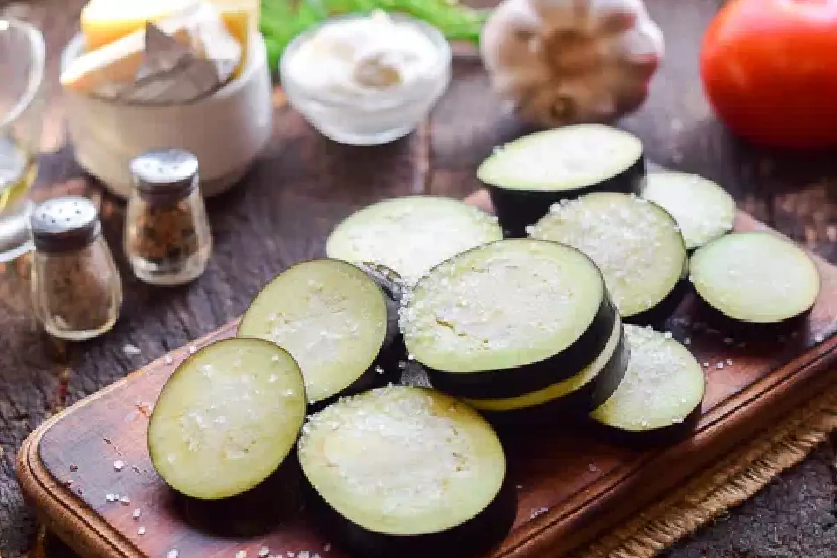 Como Tirar o Amargor dos Berinjelas: Um Truque Simples para Pratos Deliciosos