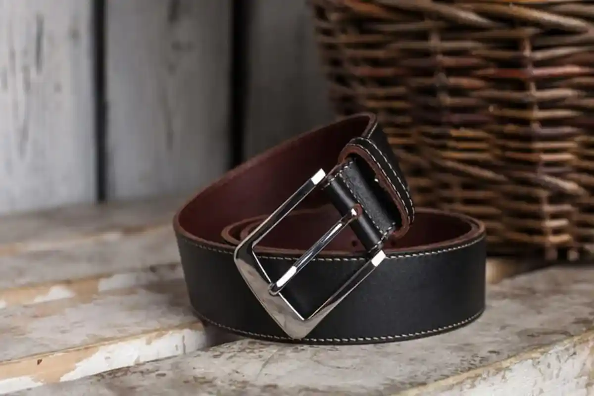 Viaje com Inteligência: 3 Peças de Roupa a Evitar em Voos para Sua Saúde e Conforto