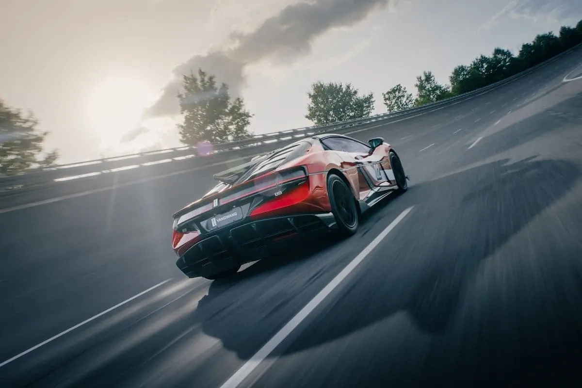 O carro mais rápido do mundo é elétrico: o Yangwang U9 Xtreme da BYD ultrapassa a Fórmula 1