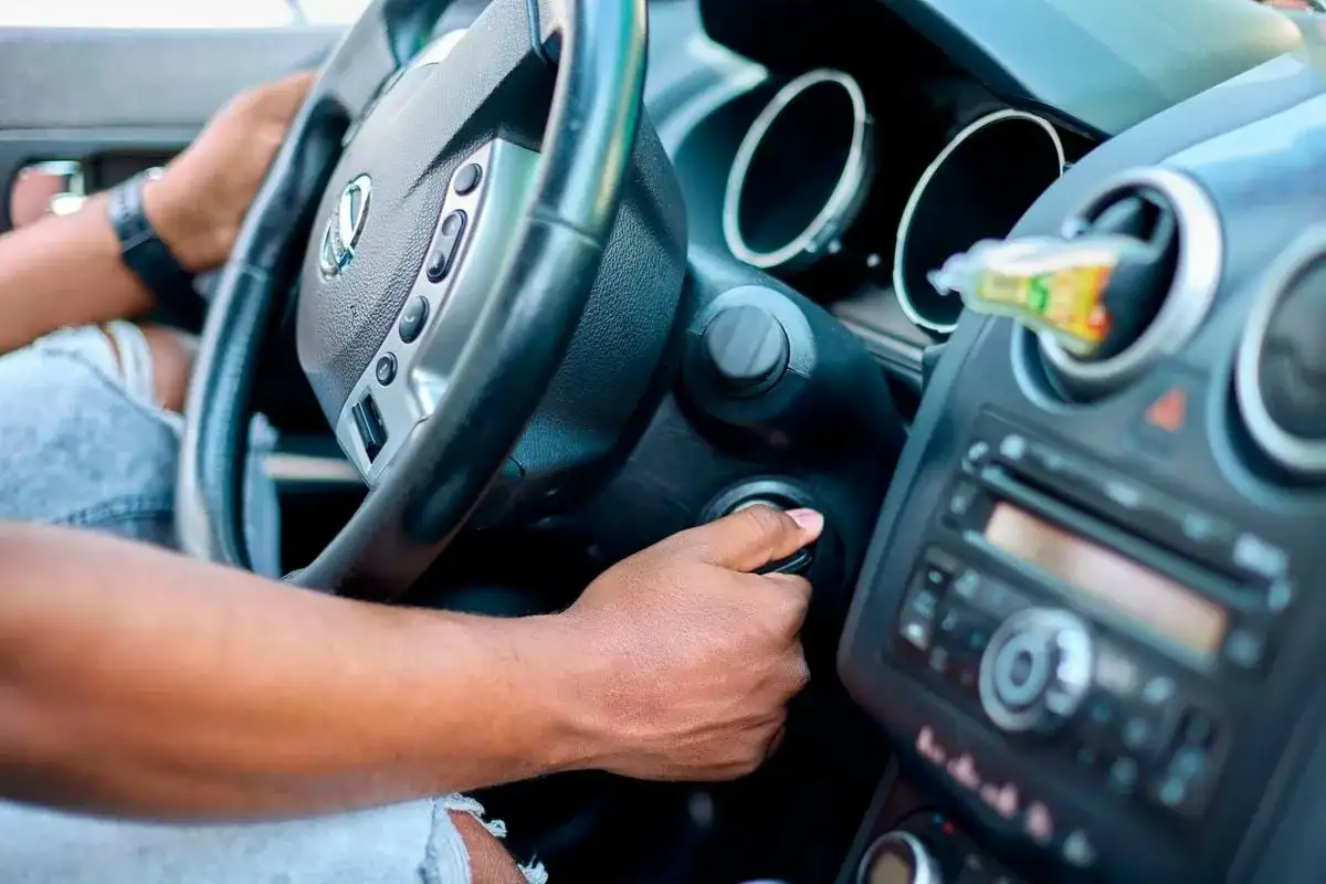 Por Que a Bateria do Carro Descarrega Constantemente: Especialistas Revelam a Causa Ignorada