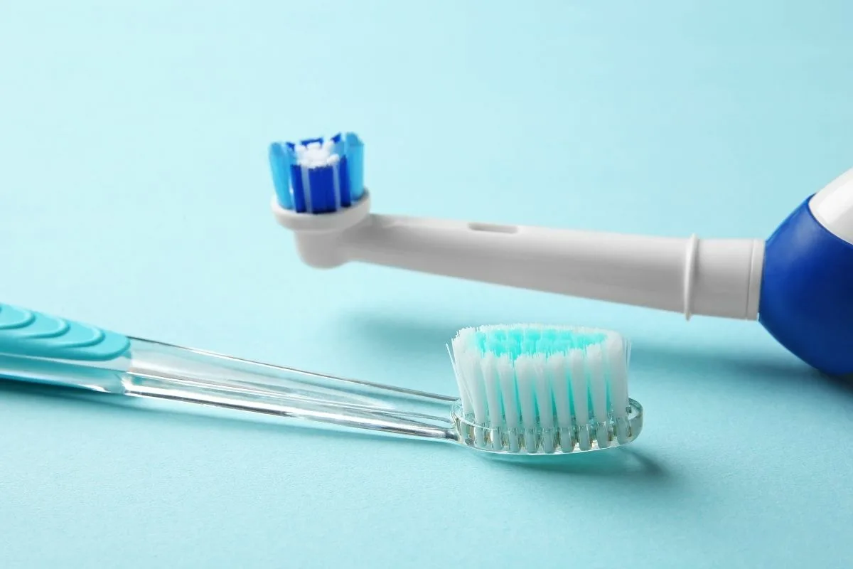 Cinco Coisas que Nunca Deve Guardar na Bancada da Casa de Banho