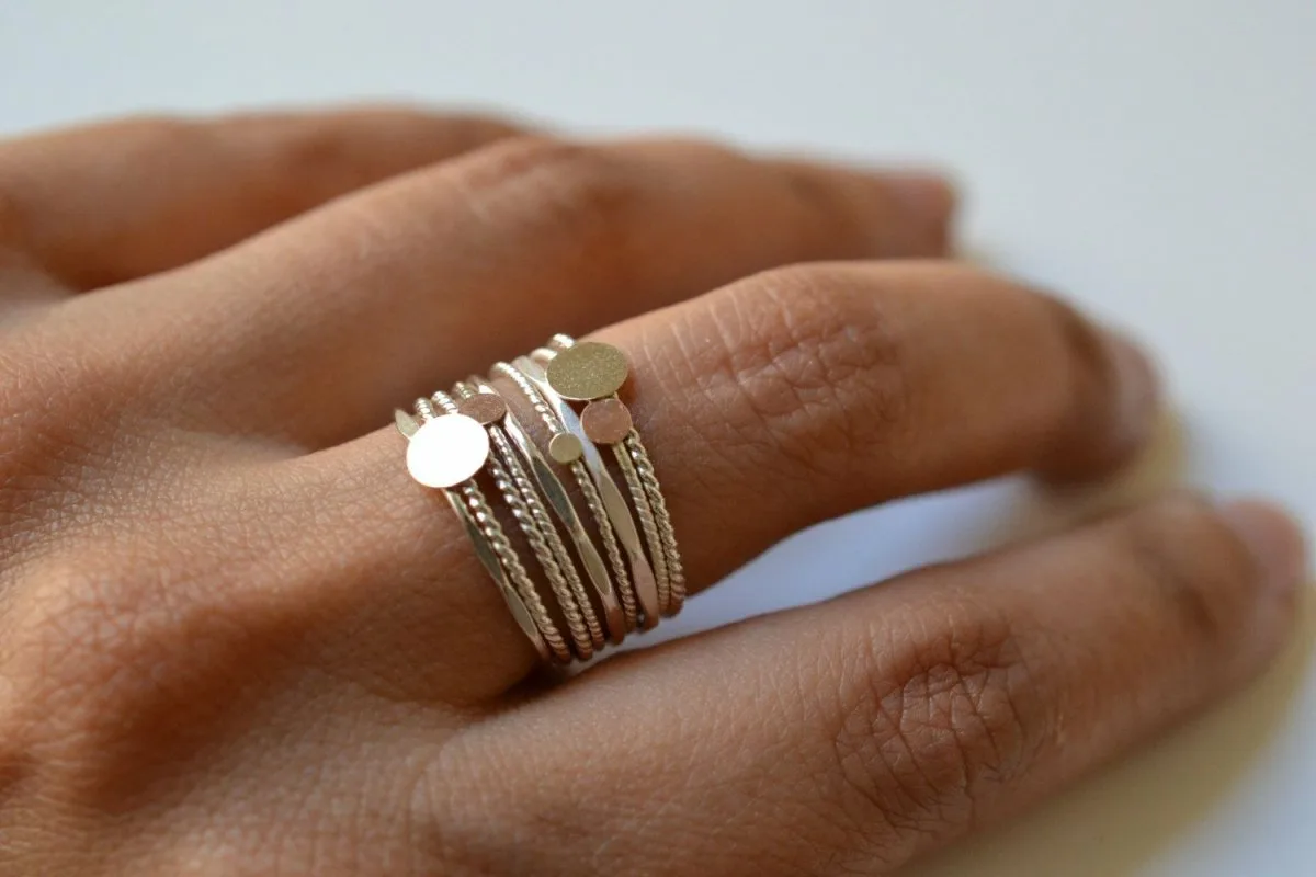 Cinco Coisas que Nunca Deve Guardar na Bancada da Casa de Banho