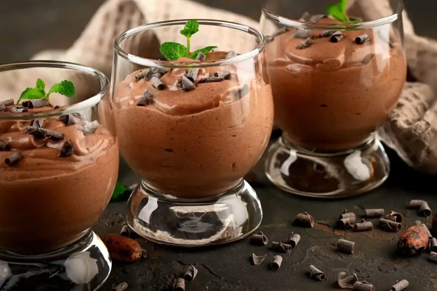 Mousse de Chocolate com Ovo Cozido: Pronta em Minutos e Cheia de Energia
