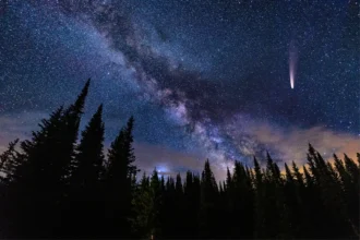 Dois Cometas e uma Chuva de Estrelas: O Espectáculo Cósmico de Outubro de 2025