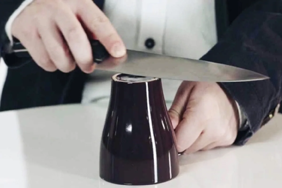 Como Afiar Faca de Cozinha com Caneca: Truque Simples e Eficaz