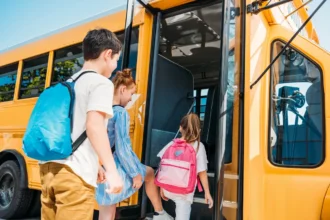 Como Preparar a Criança para Viagens Sozinha no Transporte: 5 Lições Importantes