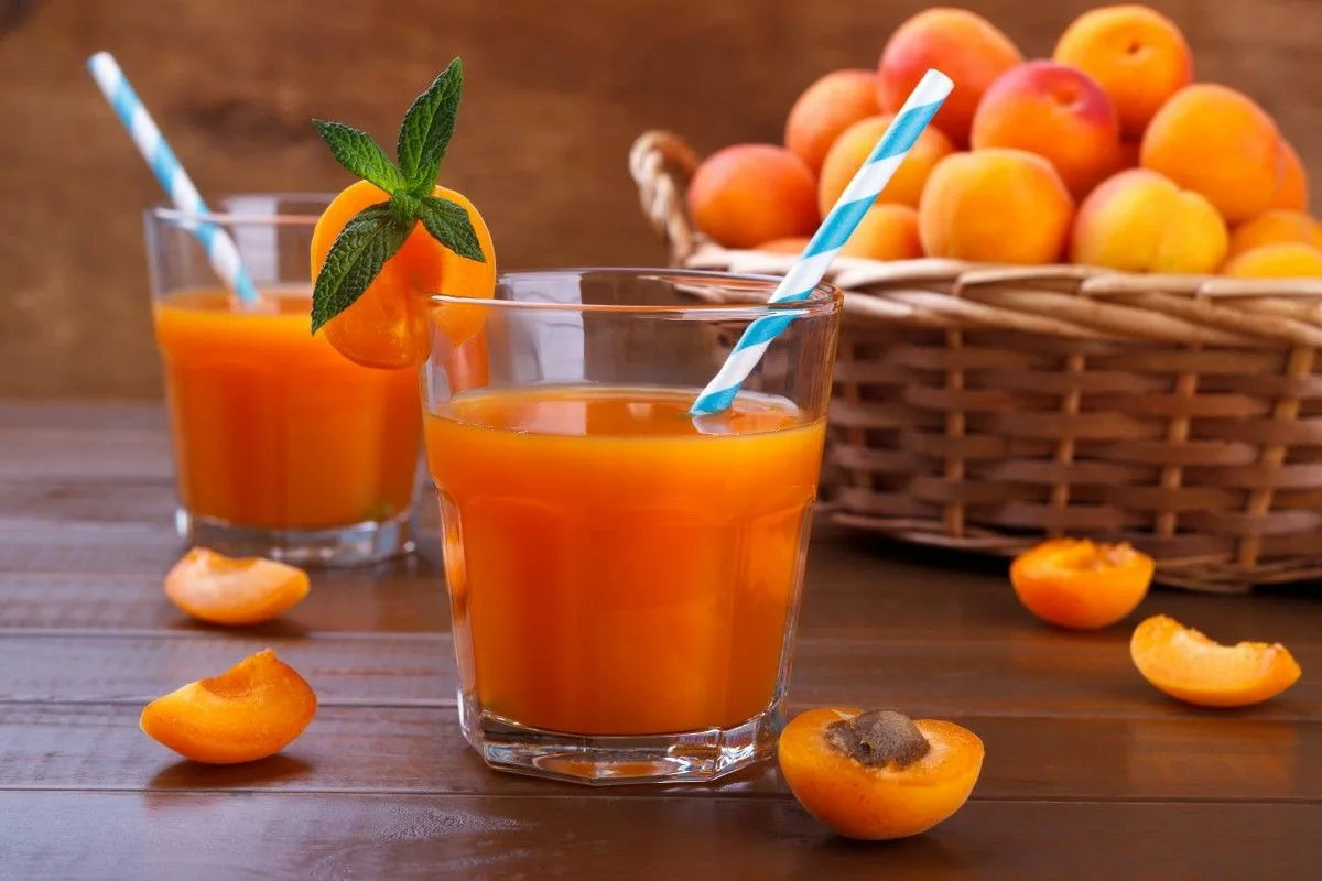 Suco de Damasco Caseiro e Vibrante para o Outono