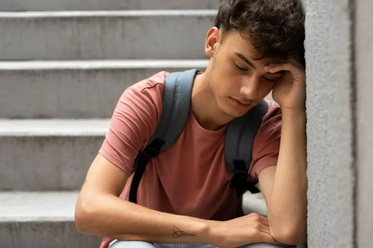 Os 6 Grandes Desafios da Adolescência que Moldam a Nossa Personalidade