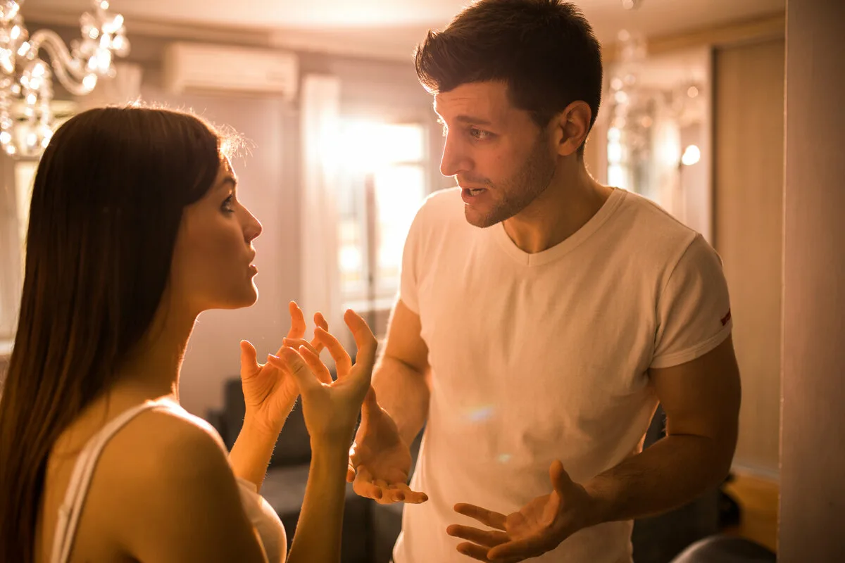 Como Evitar Discussões nos Relacionamentos: A Surpreendente Causa dos Conflitos Domésticos