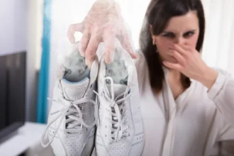 Como Eliminar o Mau Cheiro dos Sapatos: Dois Métodos Caseiros Eficazes