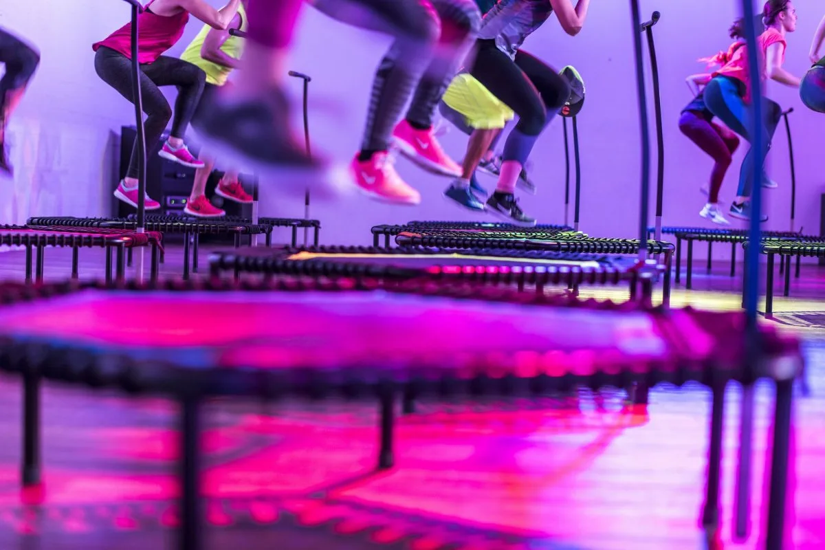 Salta para a Saúde: Como o Minitrampolim Pode Transformar o Teu Corpo em Apenas 1 Minuto