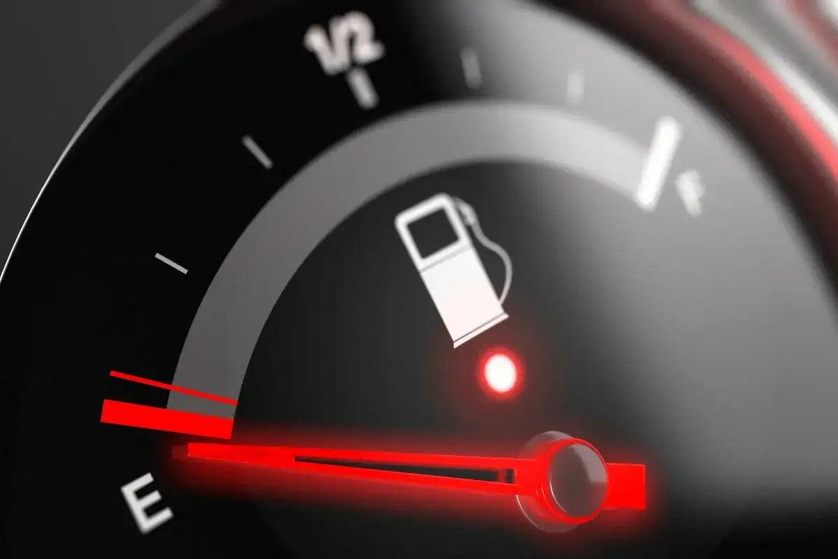 Falta de Combustível no Tanque: Como Isso Pode Danificar Seu Carro