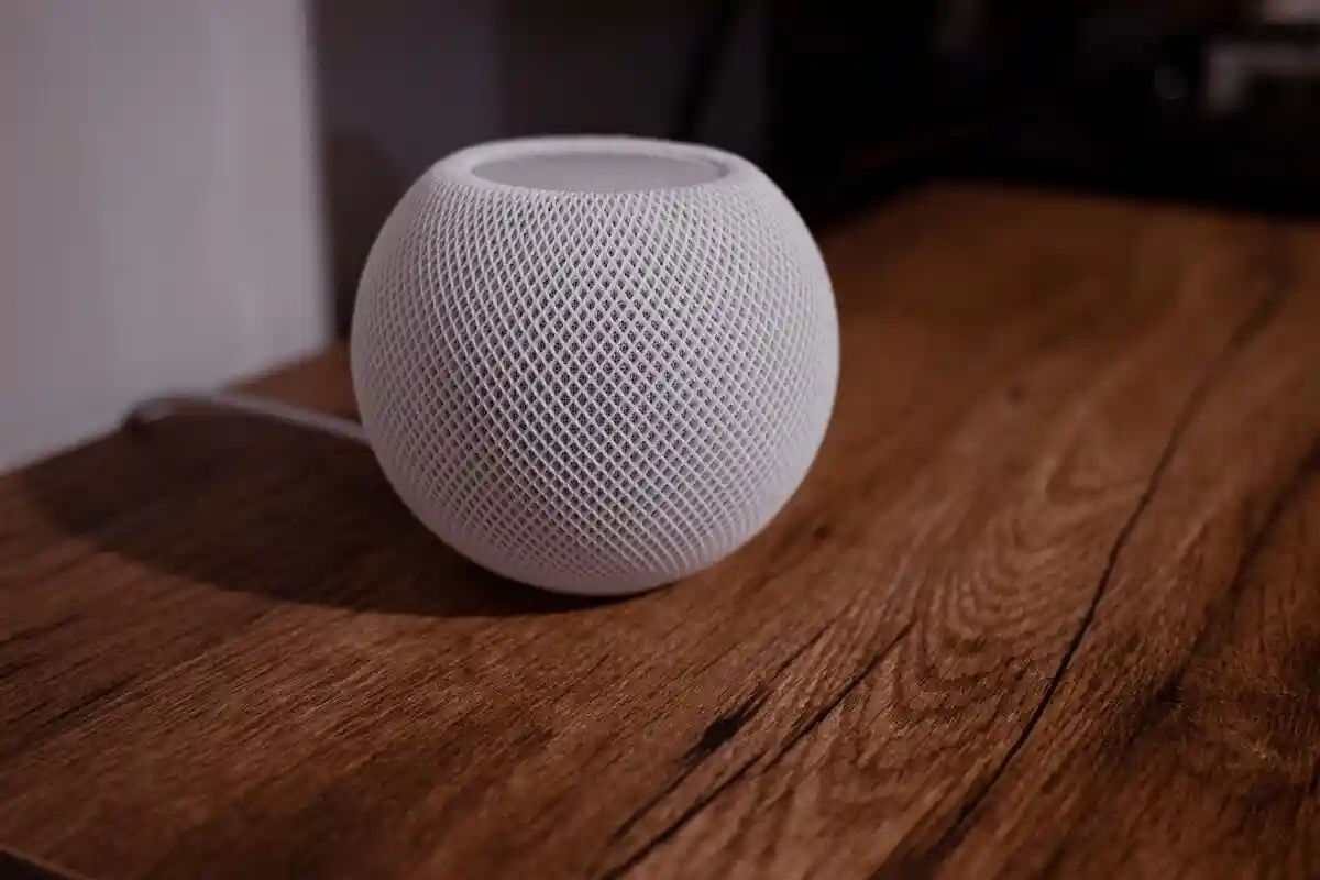 Google Lança Nova Coluna Inteligente e Substitui Assistente por Gemini nos Dispositivos Nest