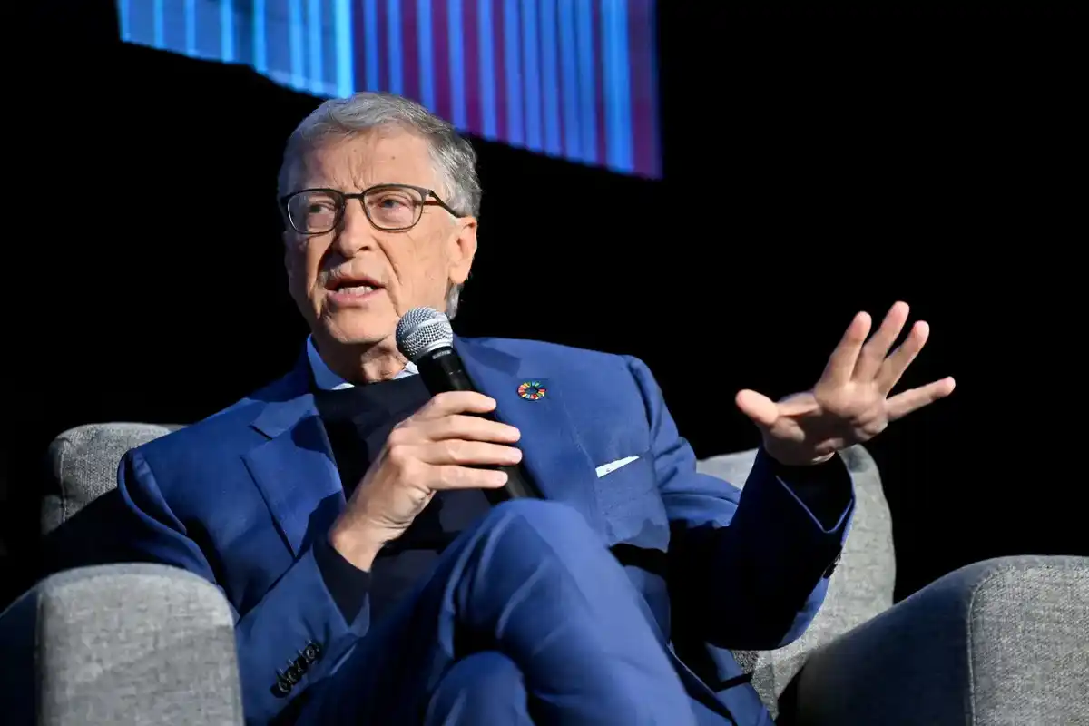 Bill Gates Revela Previsão e Data para Impacto da IA no Trabalho Humano