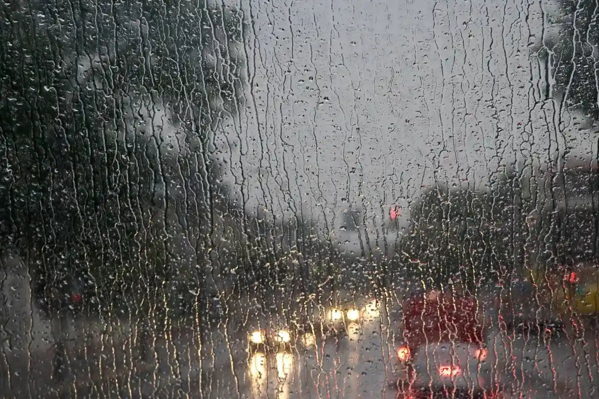 O que significa gostar de ouvir o som da chuva, segundo a psicologia?