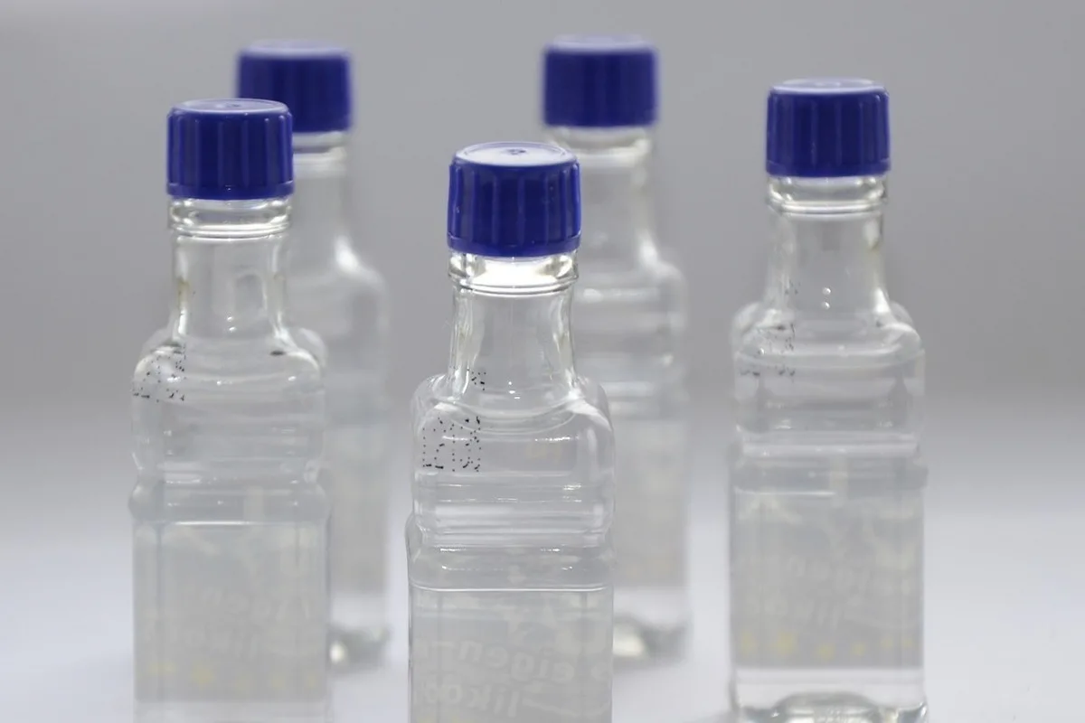 Como Limpar a Prancha de Cabelo para Evitar Fios Oleosos e Sem Brilho