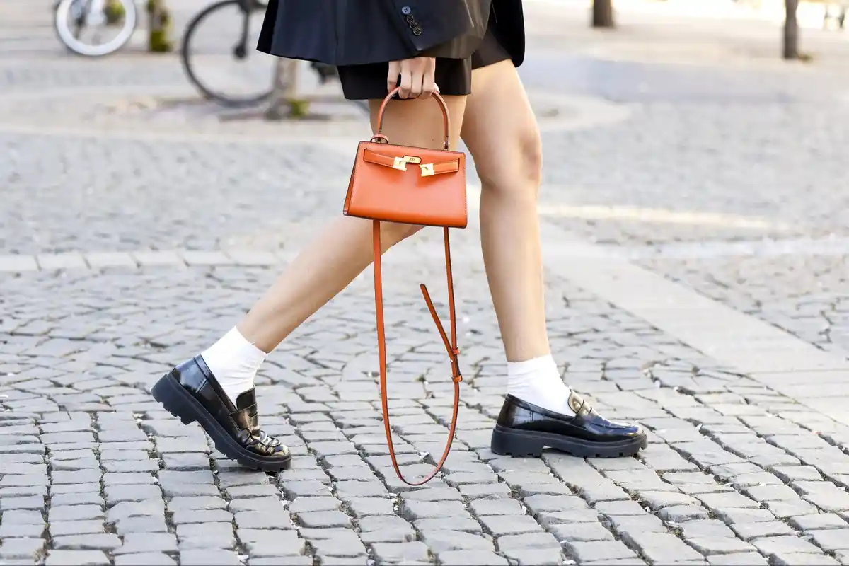 Loafers: A Tendência Minimalista que Domina o Outono de 2025