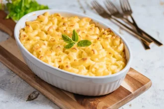 Como Preparar Macarrão com Molho de Queijo "de Restaurante" com um Ingrediente Mágico